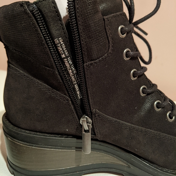 Women's Ankle Boots - Picture 6 of 6